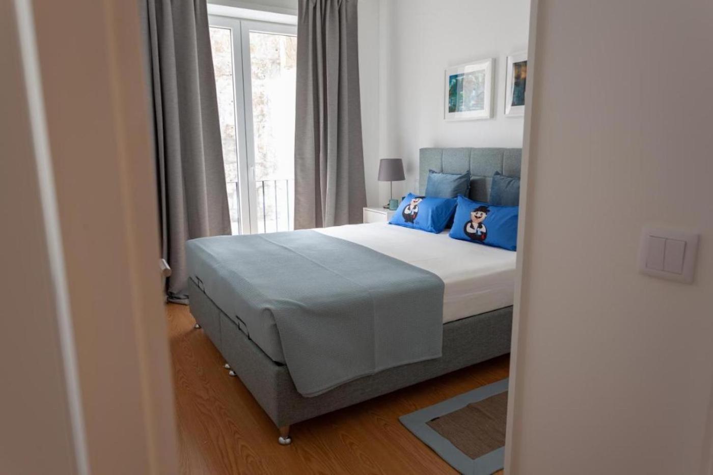Stylish Almada Historic Apartamento *